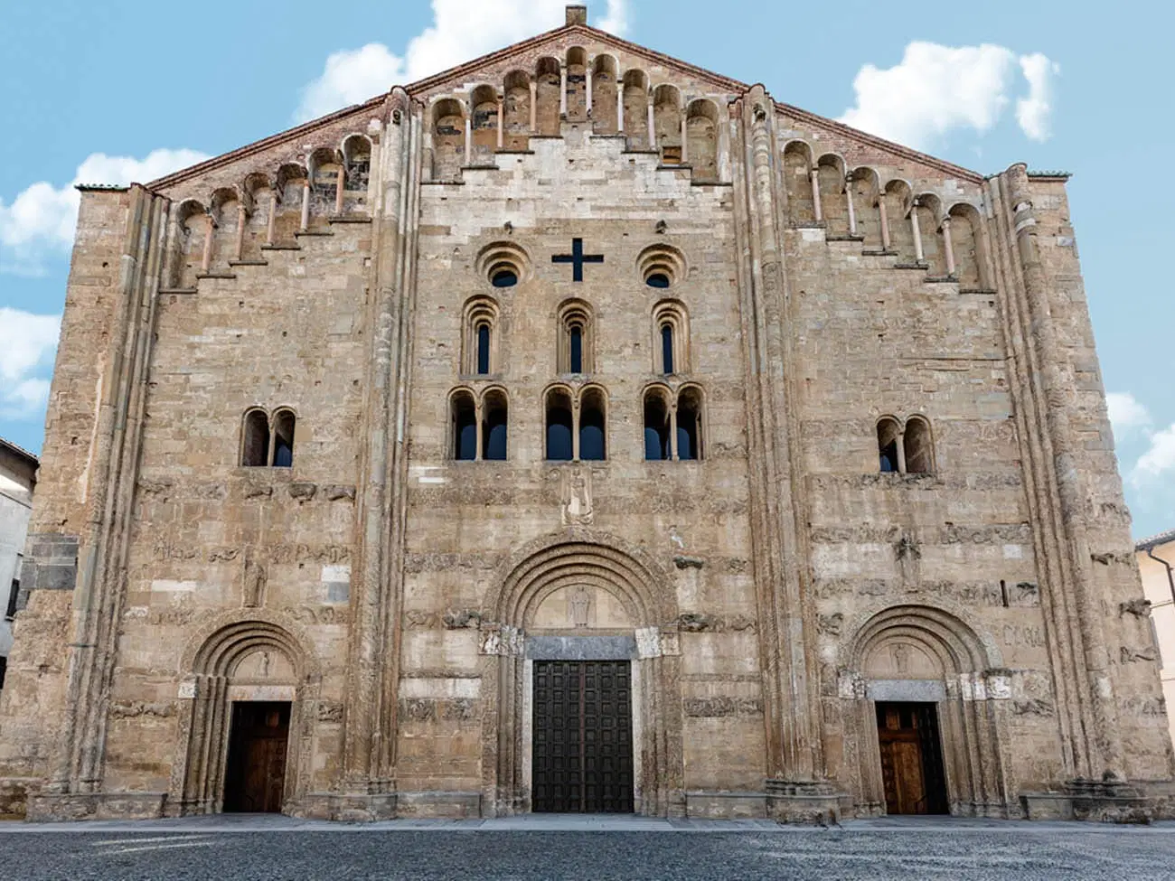 Facciata della Basilica di San Michele, Pavia